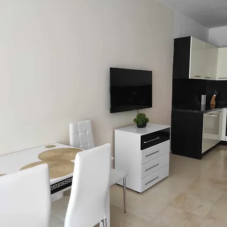 Garden Of Eden Ground Floor With Pool And Sea View Apartmán *